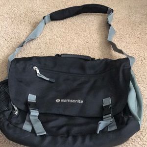 SAMSONITE MESSENGER BAG